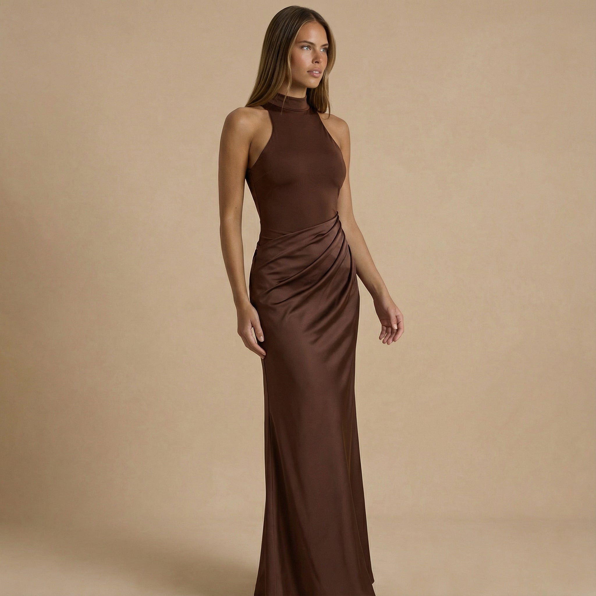 Lunara – de satijnen maxi jurk met hollow‑out details